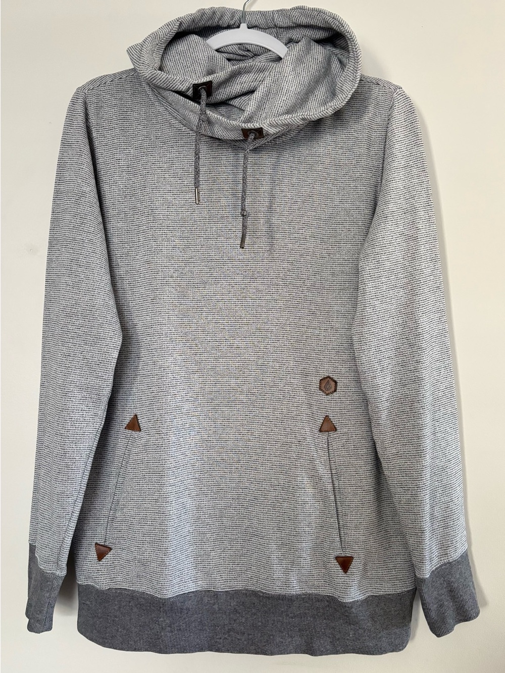 Volcom Leather Accents Light Gray Pullover Hoodie with Dark Trim - size L